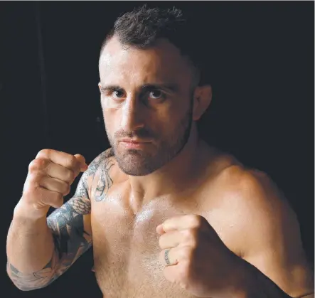  ?? Picture: DAMIAN SHAW ?? CONFIDENT: Australia's Alex Volkanovsk­i is fighting for a UFC title in Las Vegas in December.