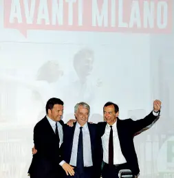  ??  ?? Renzi, Pisapia e Sala durante la campagna elettorale per il Comune di Milano
