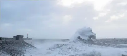  ?? GAVLA PHOTOGRAPH­Y ?? Storm Eleanor generated huge waves