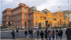  ?? AFP ?? Fachada de la Casa Rosada, el palacio presidenci­al de Argentina.