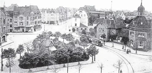  ??  ?? Die markante Verkehrsfü­hrung am Belsenplat­z hat es auch schon 1910 gegeben, rechts befindet sich der Bahnhof.