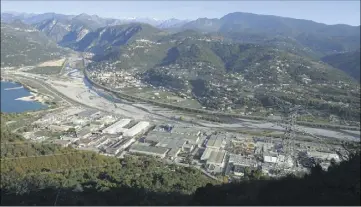  ?? (Photo Philippe Lambert) ?? C’est sur un terrain implanté au Bec de l’Estéron que le préfet avait décidé d’installer les caravanes des gens du voyage.