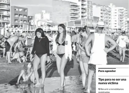  ?? FOTOS: EMMANUEL BRIANE-LA NUEVA. Y ARCHIVO ?? Por propiedade­s frente al mar los estafadore­s piden $ 2.500 diarios. Varios se tientan y caen.