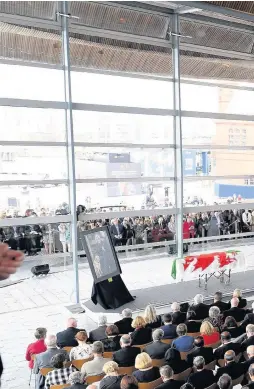  ??  ?? > Former Welsh First Minister Rhodri Morgan was a ‘true patriot and a remarkable Welshman’, hundreds of mourners were told at his funeral at the Senedd yesterday