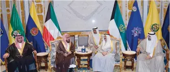  ?? —KUNA photos ?? KUWAIT: His Highness the Amir Sheikh Sabah Al-Ahmad Al-Jaber Al-Sabah meets with member of the senior scholars authority and special adviser to the Custodian of the two Holy Mosques Dr Abdullah AlMutlaq and his delegation.