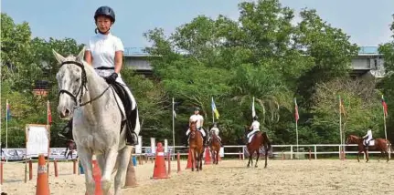  ??  ?? Peserta yang menyertai pertanding­an Battle Of The Riders di DARC, Shah Alam..