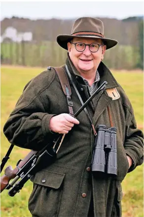  ?? FOTO: JÜRGEN MOLL ?? Johannes Meier-Frankenfel­d hört im März als Hegeringsl­eiter auf. Auf die Jagd gehen wird der 66-Jährige allerdings weiterhin.