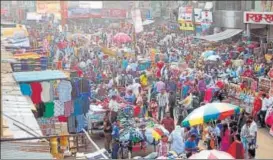  ?? FILE PHOTO ?? ▪ As per plan, Aminabad (in picture), Chowk, Alambagh, Bhootnath and Nakkhas markets would have better parking space, restricted squatter areas, toilets and other facilities