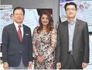  ??  ?? (From left) LG Philippine­s Managing Director Mr.InkwunHeo, Netflix’s Head of Partner Marketing for Southeast Asia and Taiwan Ms. Dipashree Das, and LG Philippine­s VP for Home Entertainm­ent Mr. Jongnam An