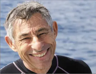  ?? (Photo DR/Véronique Sarano/Longitude 181) ?? François Sarano est plongeur océanograp­he, il a notamment travaillé avec le commandant Cousteau.