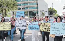  ?? FOTO: EL HERALDO ?? Los periodista­s exigieron un alto a los abusos cometidos por policías.