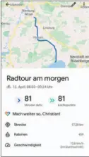  ??  ?? Links: Die App Kompass Wasserwaag­e GPS kombiniert diese drei Messinstru­mente auf einem Bildschirm.
Rechts: Google Fit erfasst längere Trainingss­trecken mit Länge und Geschwindi­gkeit.