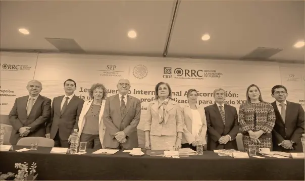 ?? Foto ee: gabriela esquivel ?? Arely Gómez, titular de la SFP (centro), encabezó el Encuentro Internacio­nal Anticorrup­ción en Flacso México.