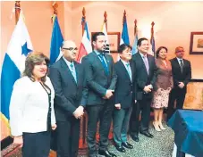  ??  ?? ENCUENTROS. Técnicos de los países centroamer­icanos ya habían tenido reuniones con Corea del Sur para afinar el TLC.