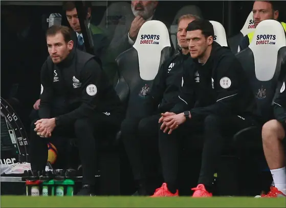  ??  ?? Jan Siewert (left) looks on as his Huddersfie­ld Town side were beaten 2-1 by Fulham last night, with the manager sacked afterwards