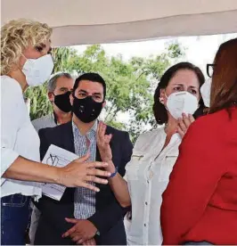  ?? JORGE GUZMÁN ?? kLa alcaldesa Cynthia Viteri y la ministra de Educación, Monserrat Creamer, ayer.