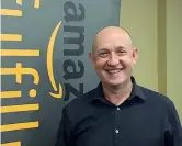  ??  ?? Tye Brady, il custode degli algoritmi di Amazon, 49 anni. Per 15 anni ha lavorato allo sviluppo di razzi spaziali