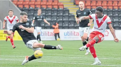  ?? ?? Jon Afolabi scores Airdrieoni­ans’ first goal in extra time against Montrose