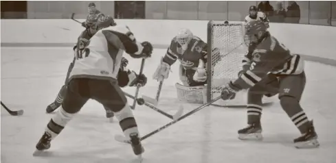  ?? Bill Atwood ?? The Jacks had plenty to celebrate Saturday night in a 4-1 win over the Norwich Merchants.