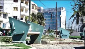  ?? ADALBERTO ROQUE/AFP ?? A park that used to be packed with Cubans queueing to apply for a visa at the US Embassy (back) remains empty, in Havana, on October 26.