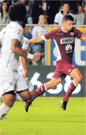  ?? RAFAEL PACHECO ?? El atacante Daniel Colindres es el capitán estelar del Monstruo. Hoy será de la partida ante Herediano, en el Ricardo Saprissa.