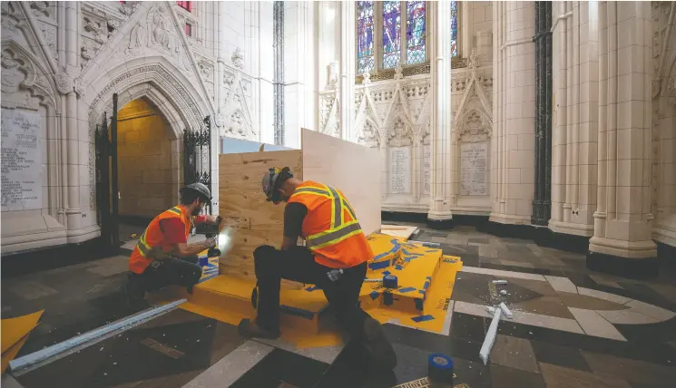  ?? Roberta Gal ?? A First World War altar in Centre Block is carefully wrapped and hoarded as part of the massive renovation of Centre Block, the first of this scale in more than 100 years.