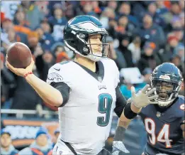  ?? JOSE M. OSORIO / CHICAGO TRIBUNE ?? Nick Foles’ ability to successful­ly throw the ball in the middle of the field is one thing that can help the Bears’ offense improve.