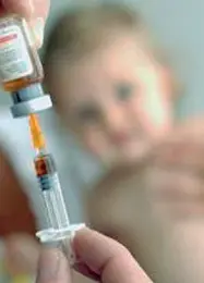  ??  ?? I più piccoli Devono vaccinarsi entro il 10 settembre