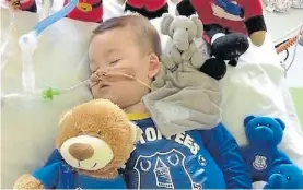  ??  ?? Alfie Evans. Tiene 23 meses y sufre un mal degenerati­vo neurológic­o.