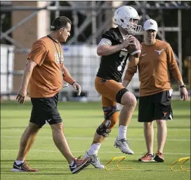  ?? RALPH BARRERA / AMERICAN-STATESMAN ?? Texas offensive coordinato­r Tim Beck (left) has lost key members of the O-line and now will be back to using QB Shane Buechele (center).
