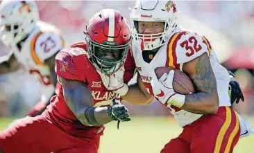  ?? [PHOTO BY IAN MAULE, TULSA WORLD VIA AP] ?? Oklahoma middle linebacker Kenneth Murray committed a personal foul late in the fourth quarter that led to Iowa State scoring the game-winning touchdown.