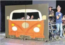  ?? FOTO: STIFTUNG KBZO ?? Viele Schauspiel­er des erfolgreic­hen Ensembles sind auf einen Rollstuhl angewiesen.