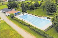  ?? FOTO: MARTIN BAUCH ?? Das Hermann-Hahn-Freibad in Trochtelfi­ngen ist startklar