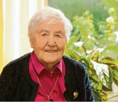  ?? Foto: Peter Wieser ?? Anna Kastl feierte am Freitag ihren 100. Geburtstag. Die Jubilarin ist die älteste Bürgerin Ichenhause­ns.