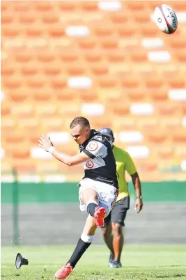  ?? Picture: Gallo Images ?? PINPOINT ACCURACY. Sharks flyhalf Curwin Bosch was in fine form in their Currie Cup semifinal against Western Province at Newlands on Saturday.