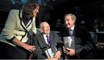  ??  ?? BOOK LAUNCH: TK Whitaker, centre, with author Anne Chambers and Taoiseach Enda Kenny