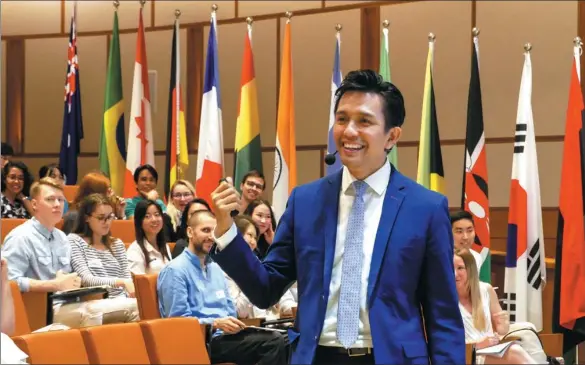  ?? PROVIDED TO CHINA DAILY ?? Malcolm Nerva, a profession­al trainer and consultant, delivers a speech about personalit­y assessment­s at a self-awareness workshop at Tsinghua University’s Schwarzman College in Beijing on June 11.