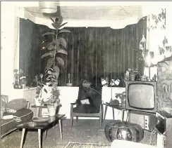  ?? ?? Winifred Flemming’s front room in the 1950s