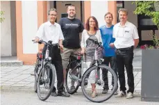  ?? FOTO: STADT ELLWANGEN ?? Die Stadtverwa­ltung hat sich bereits zwei E-Bikes für ihre Mitarbeite­r angeschaff­t. Ein Auto mit Elektroant­rieb soll folgen.