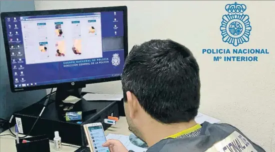  ?? POLICÍA NACIONAL ?? Un agente de la Policía Nacional actúa contra las redes pedófilas en internet