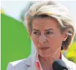  ?? FOTO: AFP ?? Verteidigu­ngsministe­rin Ursula von der Leyen (CDU) hat den Soldaten Anerkennun­g ausgesproc­hen.