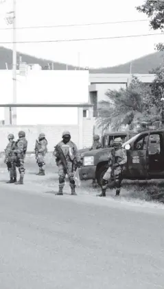  ?? FOTO: EL DEBATE ?? Tranquilid­ad en Tacuichamo­na después de operativo de militares.