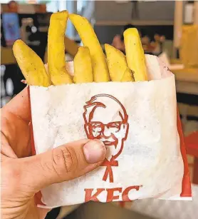  ?? PHOTOS BY KARA VANDOOIJEW­EERT/NORTHJERSE­Y.COM ?? KFC’s fries in France scored highest.