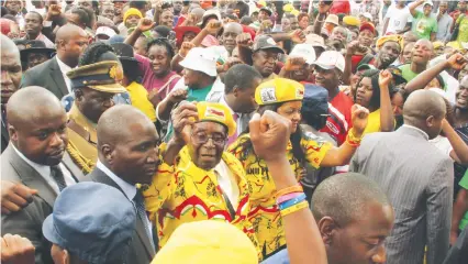  ??  ?? President Mugabe and First Lady Amai Dr Grace Mugabe arrive for a solidality meeting at the ZANU-PF Headquarte­rs in Harare ahead of yesterday’s Politburo meeting.- Picture by Tawanda Mudimu