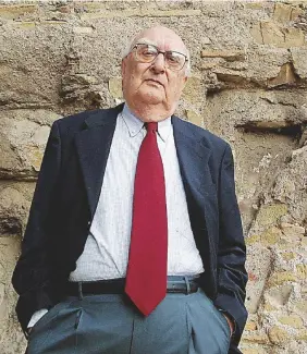  ?? LaPresse ?? L’indovino Andrea Camilleri scrive e recita ancora a 93 anni