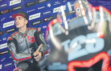  ?? FOTOS: EFE ?? Maverick, lejos de mostrar dudas, se estrenó con Yamaha a lo grande, Marc Márquez evidenció que tiene hambre de más, y Jorge Lorenzo promete luchar por el título con Ducati