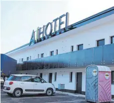  ?? FOTO: STEFFEN LANG ?? Das AI-Hotel am Waizenhof soll noch vor Weihnachte­n die ersten Gäste beherberge­n.