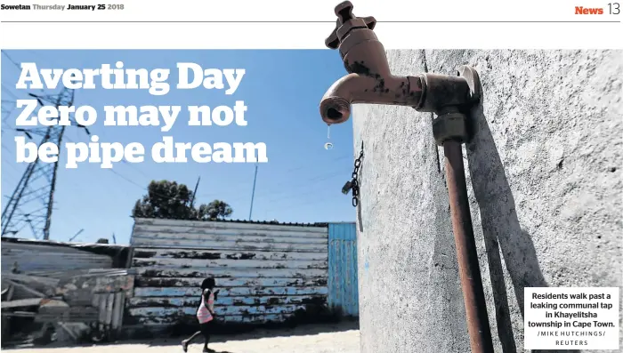  ?? /MIKE HUTCHINGS/ REUTERS ?? Residents walk past a leaking communal tap in Khayelitsh­a township in Cape Town.