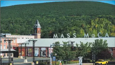  ??  ?? MASS Y MOMA. Massachuse­tts y Nueva York tienen sendos Museos de Arte Moderno. El de NY abre a las 7:30 para mañaneros.