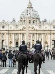  ??  ?? Vaticano I controlli già attivi a San Pietro (LaPresse)